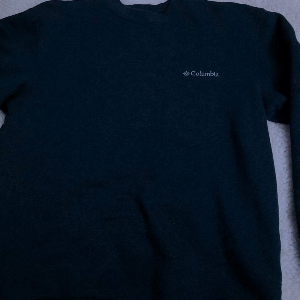 Columbia crew neck🏷